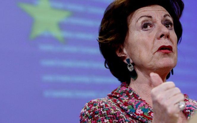 BRUSSEL - Eurocommissaris Neelie Kroes (Concurrentie): „Hoe groot of klein het effect op de markt ook is, er is geen uitweg voor degenen die zich niet aan de regels houden”. Foto EPA