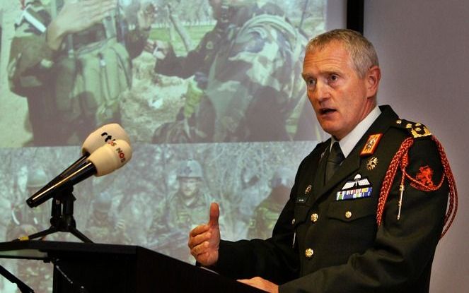 DEN HAAG - De commandant der Strijdkrachten, generaal Peter van Uhm, verzorgt donderdag in Den Haag een briefing over de stand van zaken in Afghanistan. Foto ANP