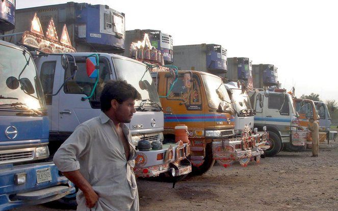 Navo-trucks in Pakistan. Foto EPA