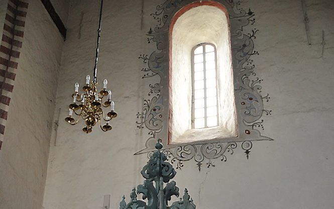 De dertiende-eeuwse doopvont van de kerk in Sillenstede. Foto RD