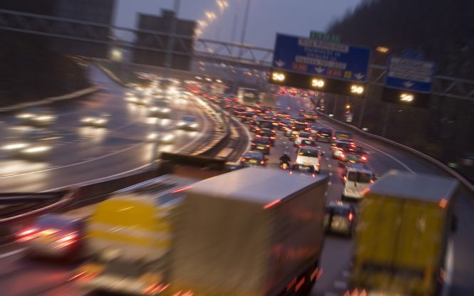 De Verenigde Eigen Rijders Nederland (VERN) is bezig met het opzetten van een landelijke protestactie van vrachtwagenchauffeurs tegen de verhoging van de accijns op diesel en de kilometerheffing. Dat heeft De Waard van de organisatie woensdag laten weten.