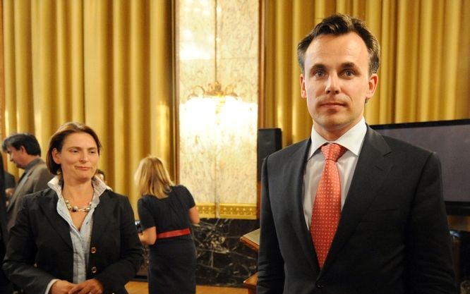 ROTTERDAM - Wethouders Jeanette Baljeu (L) en Mark Harbers woensdag na afloop van de persconferentie in het Stadhuis van Rotterdam waar zij hun vertrek bekend maakten. Foto ANP