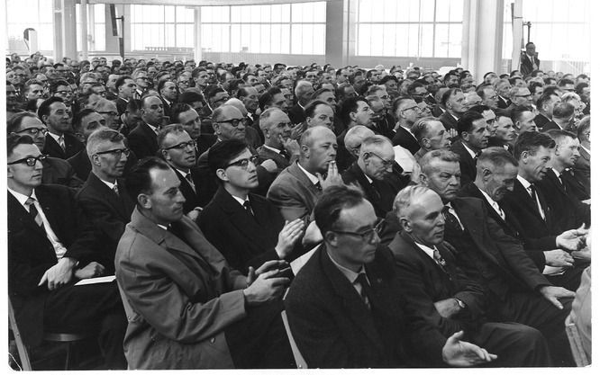 UTRECHT – Historicus Piet Hazenbosch (61) promoveerde woensdag aan de Vrije Universiteit van Amsterdam op de geschiedenis van vakbond CNV, die 100 jaar geleden werd opgericht. Zijn onderzoek heet ”Voor het volk om Christus’ wil”, een slogan waarmee CNV zi