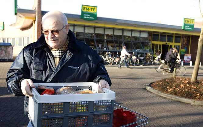 De Sligro Food Group, eigenaar van zo’n zeventig EM-TÉ-supermarkten, probeert een einde te maken aan de wekelijkse zondagopenstelling van twee concurrenten.