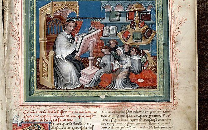 Pierre le Maguer geeft onderwijs aan kinderen met en zonder kruinschering. Afbeelding in de ”Bible historiale van Guiart des Moulins, 1415-1420. Foto WBooks