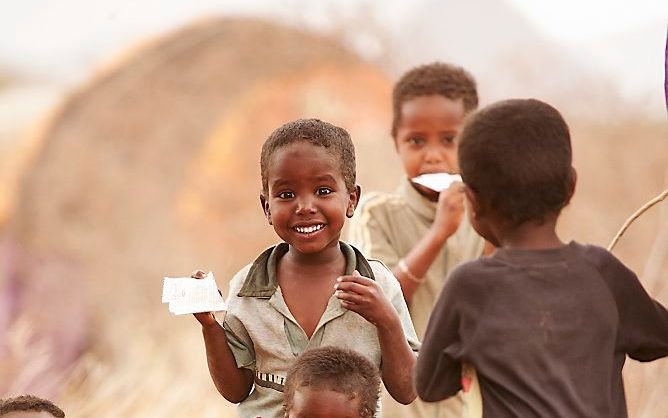 De internationale organisatie Medair werkt al sinds 2008 in Somaliland en begon in oktober 2011, vanuit Nederland gesteund door Red een Kind en Woord en Daad, met noodhulp voor de door hongersnood getroffen, afgelegen regio’s Sool, Sanaag en Toghdeer. Fot