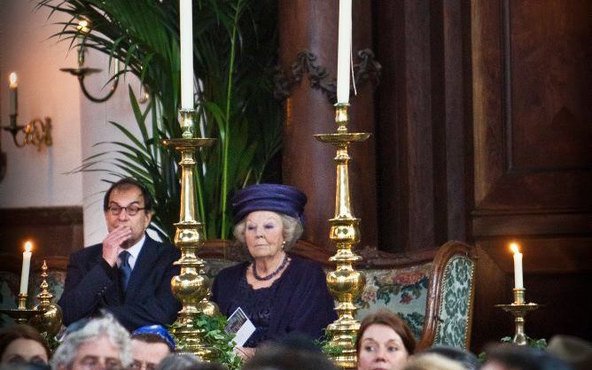 In het bijzijn van koningin Beatrix werd woensdag de Portugese synagoge in Amsterdam heropend. Naast haar Jacques Senior Coronel, voorzitter van de gemeente. Foto RD, Henk Visscher