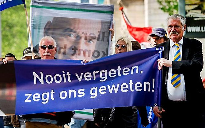 Protest tegen vrijlating Van der G. Foto ANP