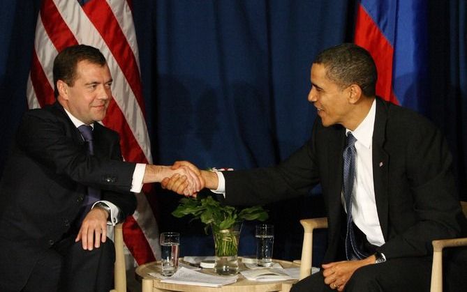 Medvedev (l.) en Obama bij een eerdere ontmoeting. - Foto EPA