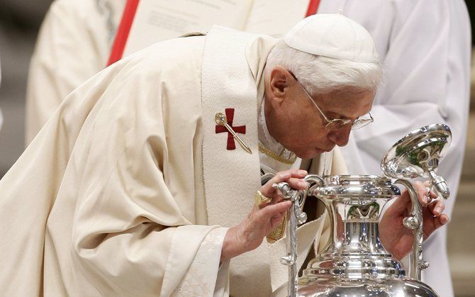 VATICAANSTAD (AP) – Het Vaticaan heeft de beschuldiging van Osama bin Laden, dat paus Benedictus XVI een ’grote en langdurige’ rol vervult in een nieuwe kruistocht tegen de islam, donderdag volkomen ongegrond genoemd. foto EPA