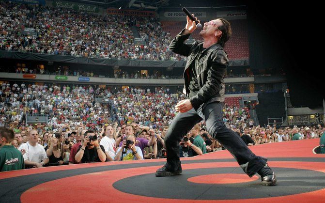 Voorverkoop voor twee U2–concerten legt servicenummers plat. Foto: Optreden van U2 in Amsterdam Arena. foto ANP