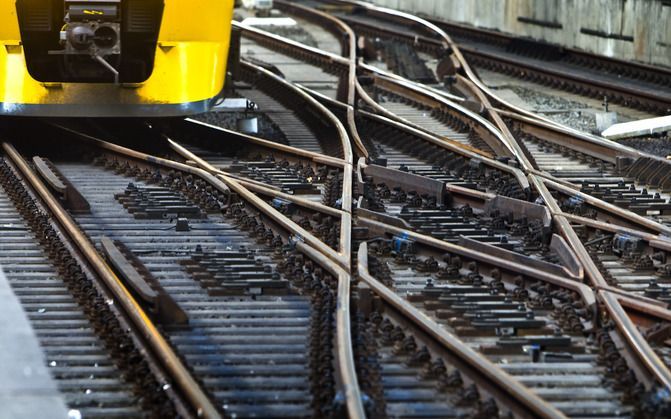 UTRECHT (ANP) – Op een kleine vertraging na zal de avondspits op het spoor normaal verlopen. Dat zei een woordvoerster van spoorbeheerder ProRail dinsdagmiddag. „Wellicht vallen er door het opstarten van het schema nog een paar spitstreinen uit”. Foto ANP