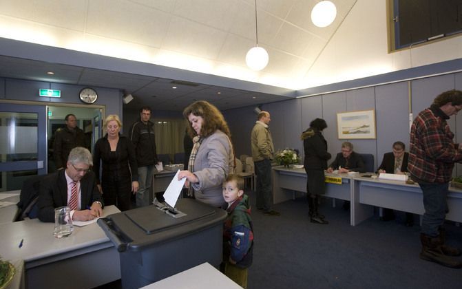 RENSWOUDE – Renswoudenaren brachten woensdag massaal hun stem uit tijdens het referendum over de toekomst van hun bijna 4500 inwoners tellende gemeente. Twee derde van de stemgerechtigden kwam opdagen, 80 procent gaf de voorkeur aan samenwerking met Veene