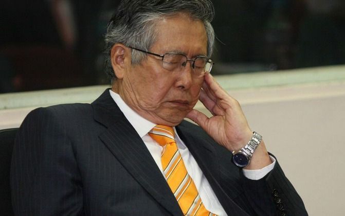 LIMA – Een rechtbank in Peru heeft woensdag de Peruaanse ex–president Alberto Fujimori (71) veroordeeld tot zes jaar celstraf voor corruptie tijdens zijn regeerperiode (1990–2000). Foto EPA