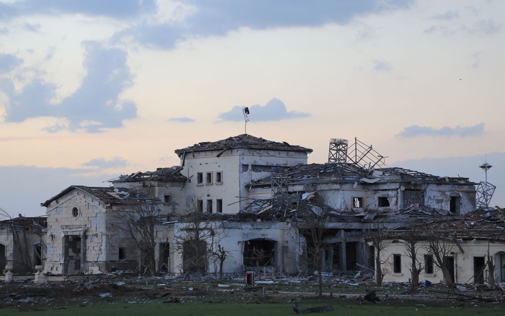 Een bij de raketaanval getroffen gebouw in Erbil. beeld EPA, Gailan Haji