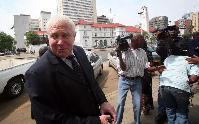 De Zimbabwaanse politicus Roy Bennett komt aan bij de rechtbank in Harare. Foto EPA