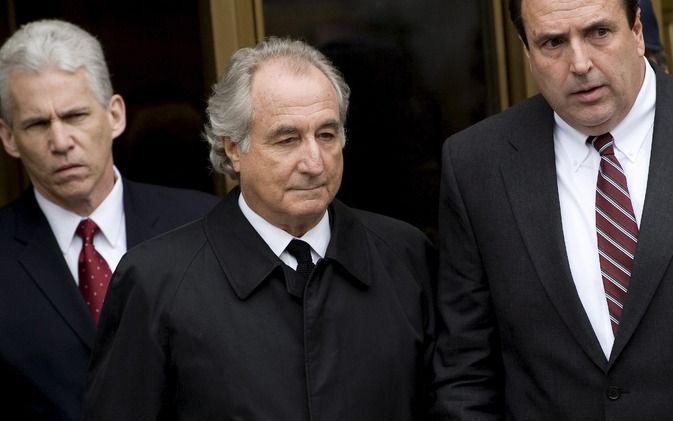 NEW YORK – De rechterhand van megafraudeur Bernard Madoff, de 52–jarige Frank DiPascali, heeft dinsdag voor de rechtbank in New York schuld bekend aan onder meer valsheid in geschrifte en witwassen. Foto EPA