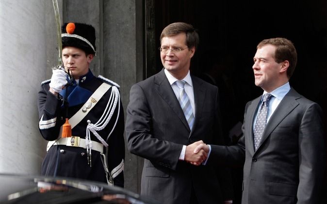 AMSTERDAM / President Medvedev arriveert bij de ambtswoning van burgemeester Cohen. Foto EPA