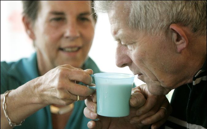 Het aantal 65–plussers stijgt van 2,5 miljoen in 2009 naar 4,2 miljoen in 2050. In dat jaar zijn er bovendien naar verhouding meer 80–plussers, waarbij het vaker dan nu om mannen zal gaan. Ook zal een groter deel van de ouderen geen kinderen hebben. Foto 