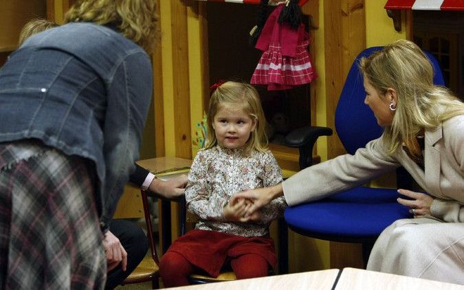 Prinses Amalia tijdens haar eerste schooldag, twee jaar geleden. Foto ANP