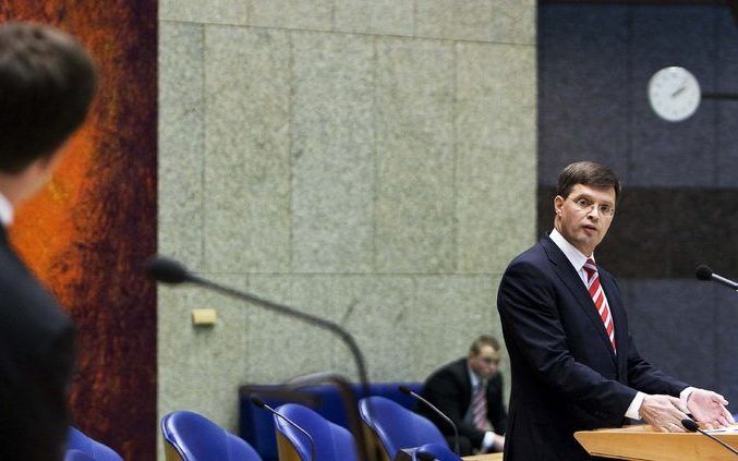 De Kamerfracties van PvdA, GroenLinks en D66 hebben twee initiatiefwetten gemaakt voor de invoering van een referendum. Het CDA en het VVD zien er niets in. Foto ANP