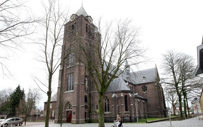 De Reuselse Onze-Lieve-Vrouw-Tenhemelopneming, een opvallend neogotisch kerkgebouw uit 1895. Foto Bert Jansen