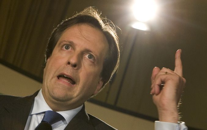 D66-leider Pechtold vindt dat er een diepere discussie moet komen over de Mexicaanse griep. Foto ANP