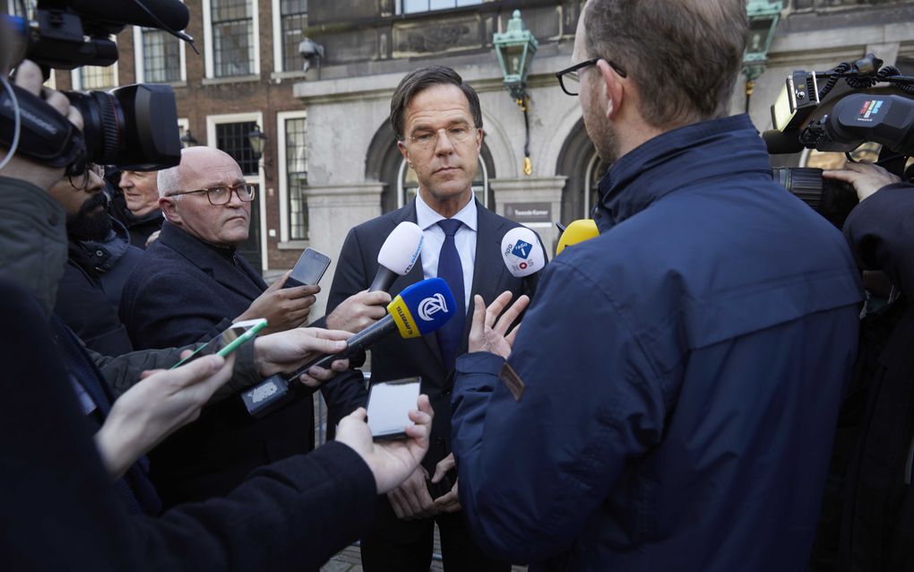 Rutte staat de pers te woord. beeld ANP