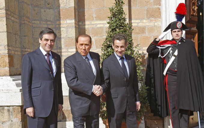 De Italiaanse premier Silvio Berlusconi en de Franse president Nicolas Sarkozy hebben dinsdag in Rome een verdrag ondertekend voor nucleaire samenwerking. Foto EPA