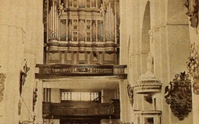 Het orgel in de Petrikirche in Riga op een oude ansichtkaart. beeld RD