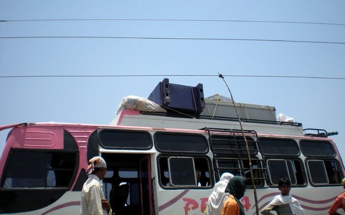 RAIPUR – Zeker 28 mensen die van een bruiloft terugkeerden zijn vrijdag gëelektrocuteerd, toen de bus waarin zij zaten in de Indiase staat Madhya Pradesh een elektriciteitskabel raakte. Het ongeluk gebeurde in een afgelegen district van de deelstaat in he