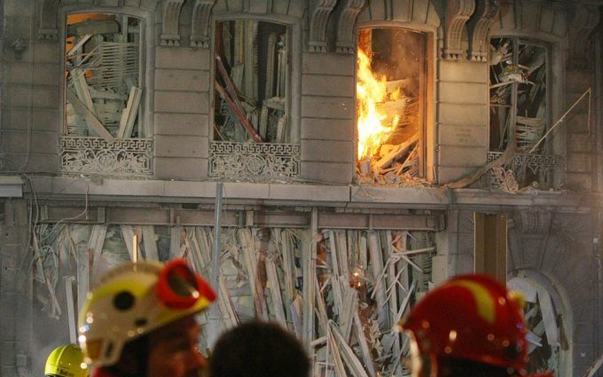 Zoeken naar slachtoffers gasexplosie Luik gaat door. Foto EPA