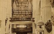 Het orgel in de Petrikirche in Riga op een oude ansichtkaart. beeld RD