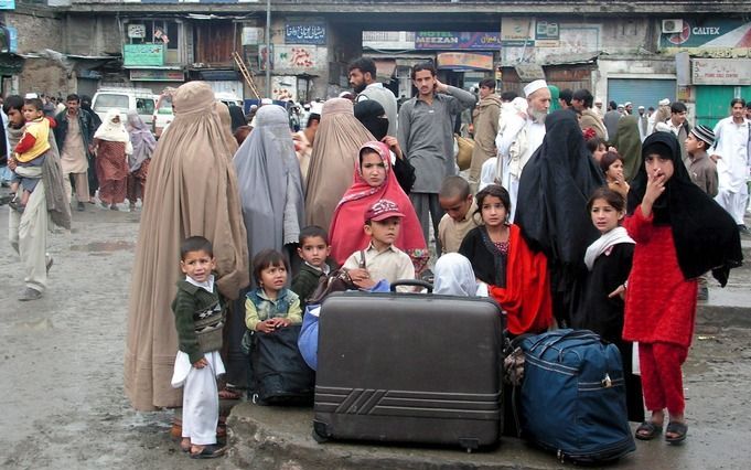 ISLAMABAD/MINGORA – Het Pakistaanse leger is woensdag onder druk van de Verenigde Staten een grootschalig offensief begonnen in de Swat-vallei, het bolwerk van de Taliban in het noorden van het land. Inwoners van de vallei zijn massaal op de vlucht geslag