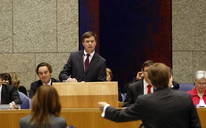 Premier Balkenende zou azen op een topfunctie in Europa. In de Kamer koos hij ervoor alles te ontkennen. Foto ANP