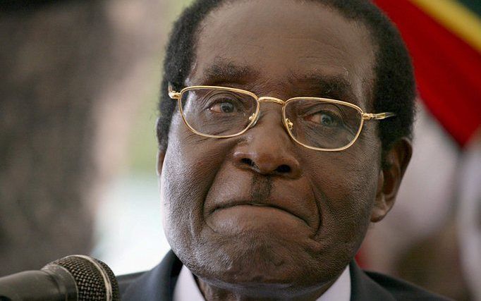 Mugabe houdt belangrijke ministeries zelf. Foto EPA