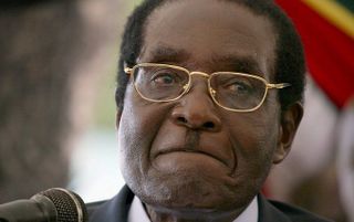 HARARE (ANP/RTR/AFP) – De onder druk van president Robert Mugabe gehouden hertellingen van de parlementsverkiezingen in 23 districten in Zimbabwe pakt niet goed uit voor diens regerende ZANU-PF. In de veertien hertelde districten waarvan de uitslag inmidd