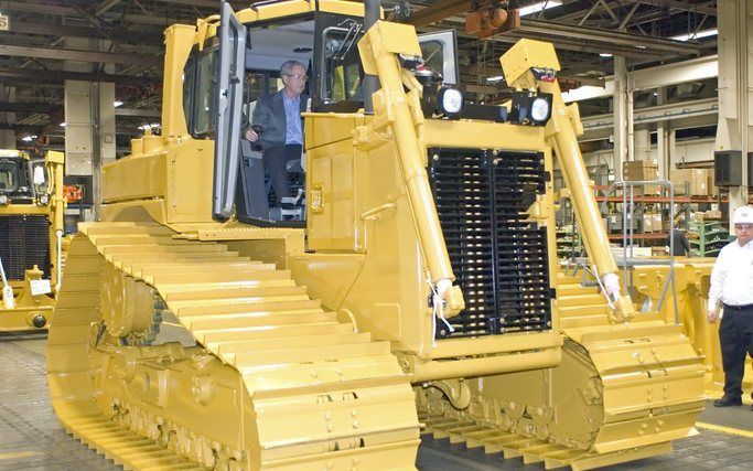 PEORIA – Het Amerikaanse Caterpillar, ’s werelds grootste machinebouwer, heeft in het eerste kwartaal de winst met 13 procent zien stijgen dankzij een sterke internationale verkoop. Daarmee kon het Amerikaanse concern de zwakte op de Noord–Amerikaanse mar