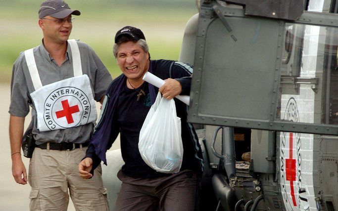 De Colombiaanse guerrillabeweging FARC heeft de laatste politicus die zij nog in gijzeling hield donderdag vrijgelaten. Foto EPA