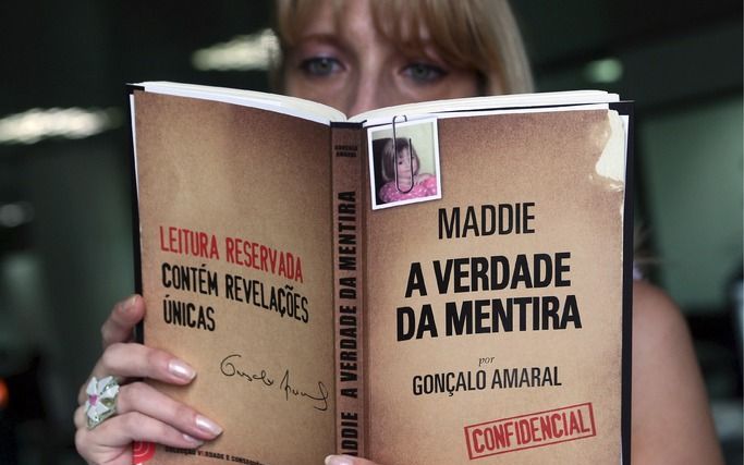 LISSABON – Een Portugese rechter heeft woensdag een boek van een ex–rechercheur in Portugal verboden omdat het verdachtmakingen bevat aan het adres van de ouders van de verdwenen Britse kleuter Madeleine McCann. Foto EPA