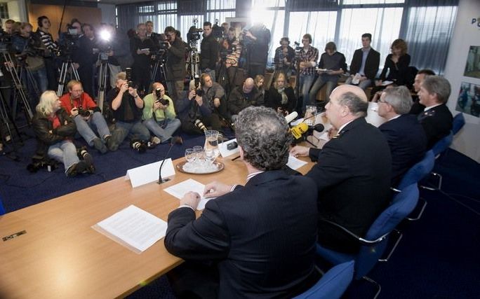 'T ZANDT - Justitie, politie en de burgemeester van de gemeente Loppersum hielden woensdagmiddag een persconferentie. Foto ANP.