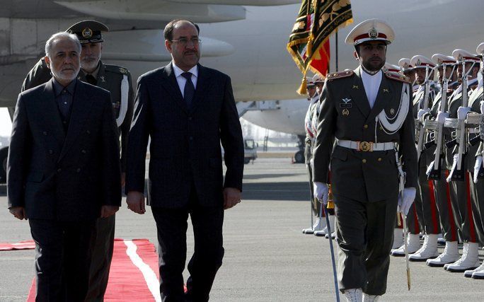 TEHERAN - De Iraakse premier Nuri al–Maliki is zaterdag aangekomen in Iran. Hij spreekt onder anderen met de Iraanse president Mahmoud Ahmadinejad en de opperste leider van Iran, ayatollah Ali Khamenei. Foto EPA