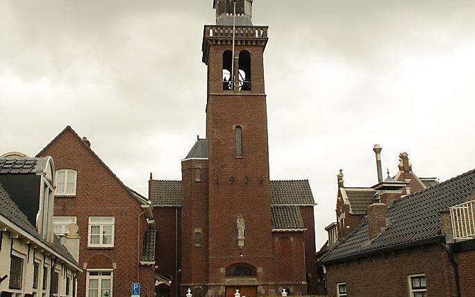 De rooms-katholieke kerk van Dronrijp. De parochie van Dronrijp is een van de eerste die op 1 januari zal fuseren met andere parochies. Foto John Boers, Wikimedia