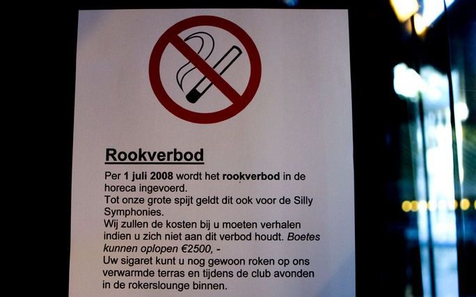 DEN HAAG - Rookverbod in een Haags café in de binnenstad. Foto ANP