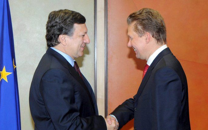 Ontmoeting tussen de president van de Europese Commissie Barroso (links) en topman Miller van Gazprom. Foto EPA