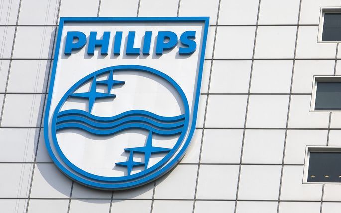 AMSTERDAM - Beleggers Philips trekken samen op. Foto ANP