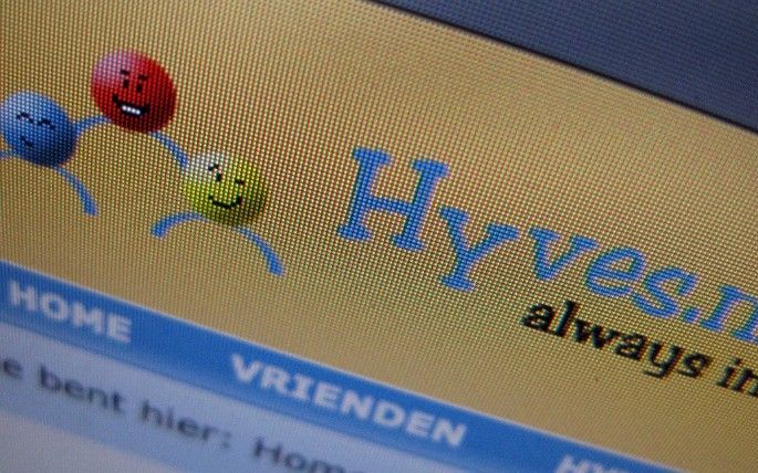 Driekwart van de 8- tot 18-jarigen heeft een van zijn ouders toegevoegd als Hyves-vriend. Foto ANP