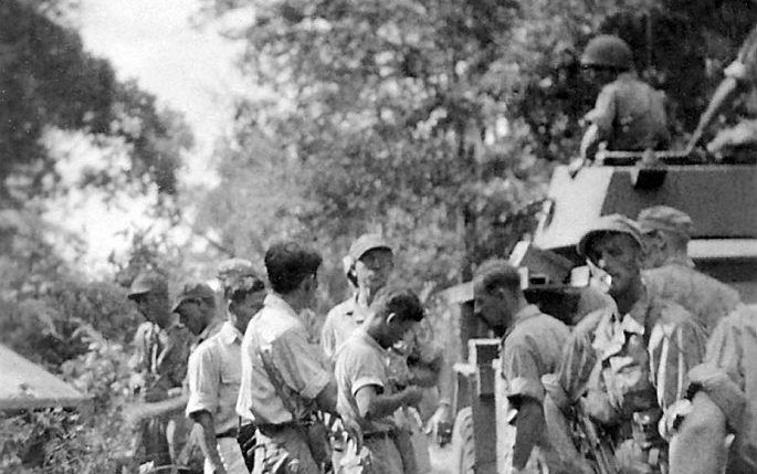 Militairen in Indië. beeld Geheugen van Nederland