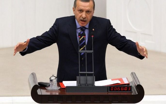 De Turkse leider Erdogan in het parlement. Foto EPA.