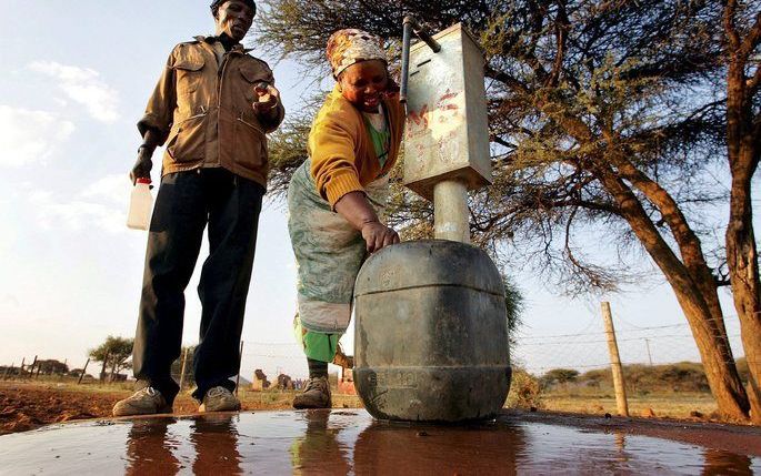 In 2080 zal naar verwachting de helft van de wereldbevolking te maken hebben met tekort aan schoon drinkwater. Foto EPA